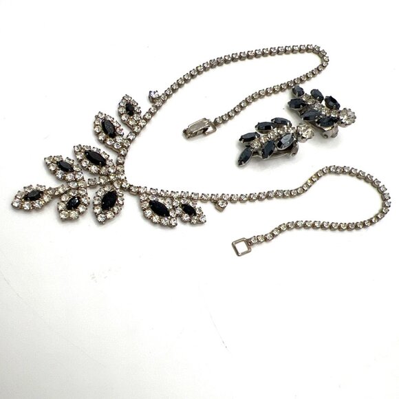 Vintage Black & Clear Rhinestone Bib Necklace Set Clip-On Earrings 1950s Glam - Picture 2 of 12